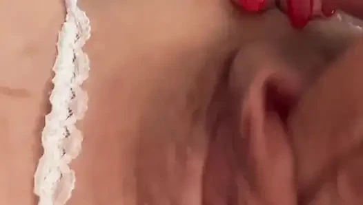 Bir öğleden sonra parmakla sikişiyor