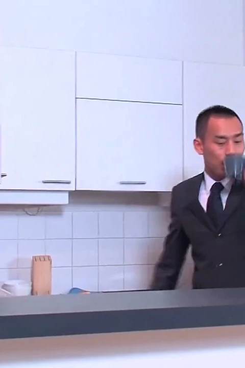 Bir pratiğin güzel bir kısmından sonra, göt pratiğinde sikişebilirler