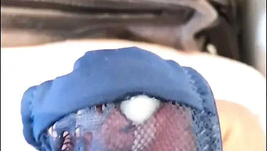 Evli kadın bir video gönderdi ve külotunda boşalmasını istedi