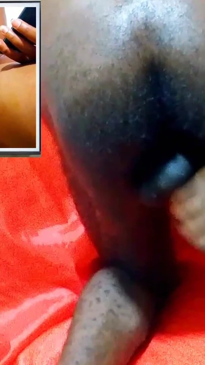 Televizyonda porno izlerken yeni mastürbasyon tarzı deneyimliyor. Ateşli yarağım boşalana kadar hissetti, ıslak ve ateşli amcık! | Klip 3