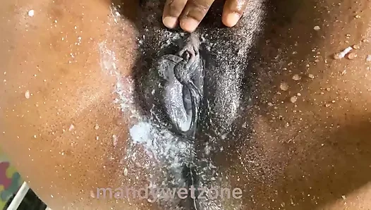 Koca karısını porno izlerken yakaladı onu sert seks büyük zenci yarağı ile cezalandırıyor