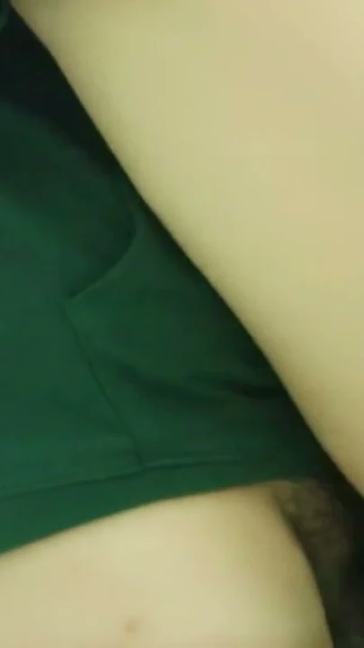 Thai housewife in room at NiNew house | Clip 1