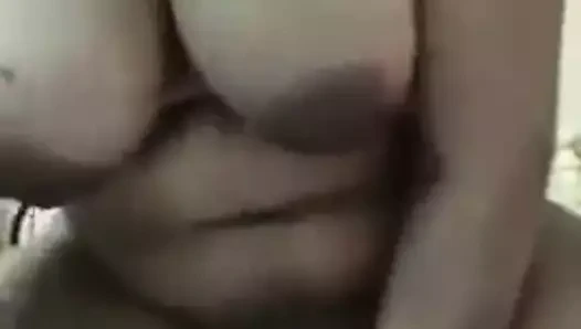 Bangladeşli tatminsiz bhabi Mastürbasyon