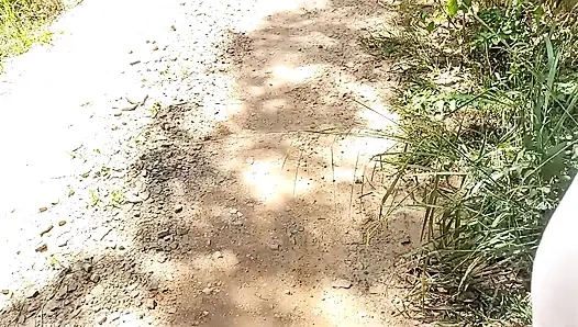 Presumiendo y follando en medio de la calle.