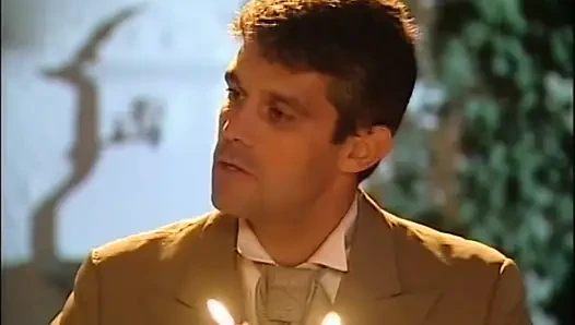 Sarışın Orta Yaşlı Seksi Kadın Büyük Bir Yarağa Binmekten Zevk Aldı Ve Mutlu Oldu