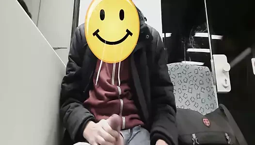 Mastürbasyon ve cumming içinde the train