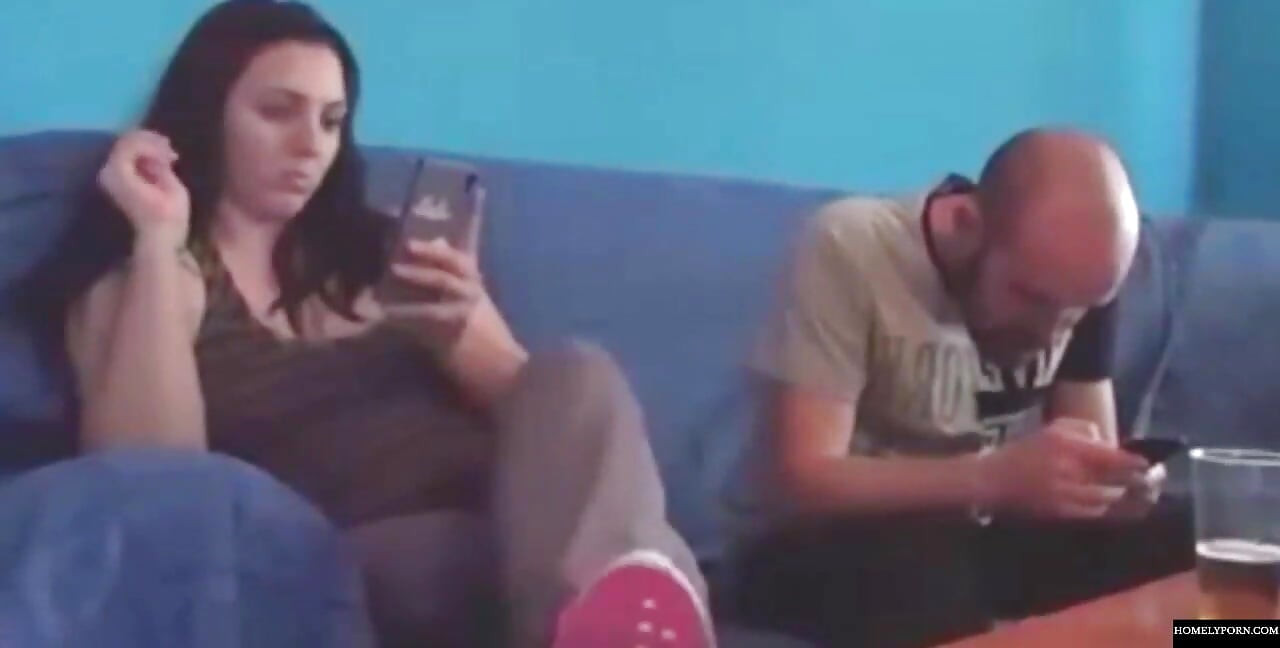 Kanepede akşam seksi