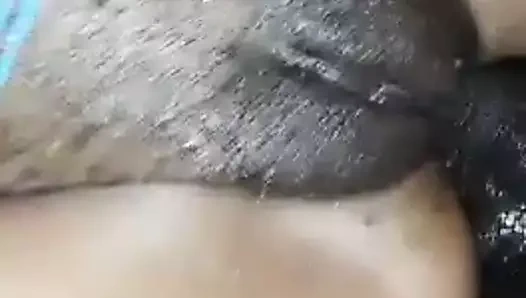 Zenci kız anal sikişiyor