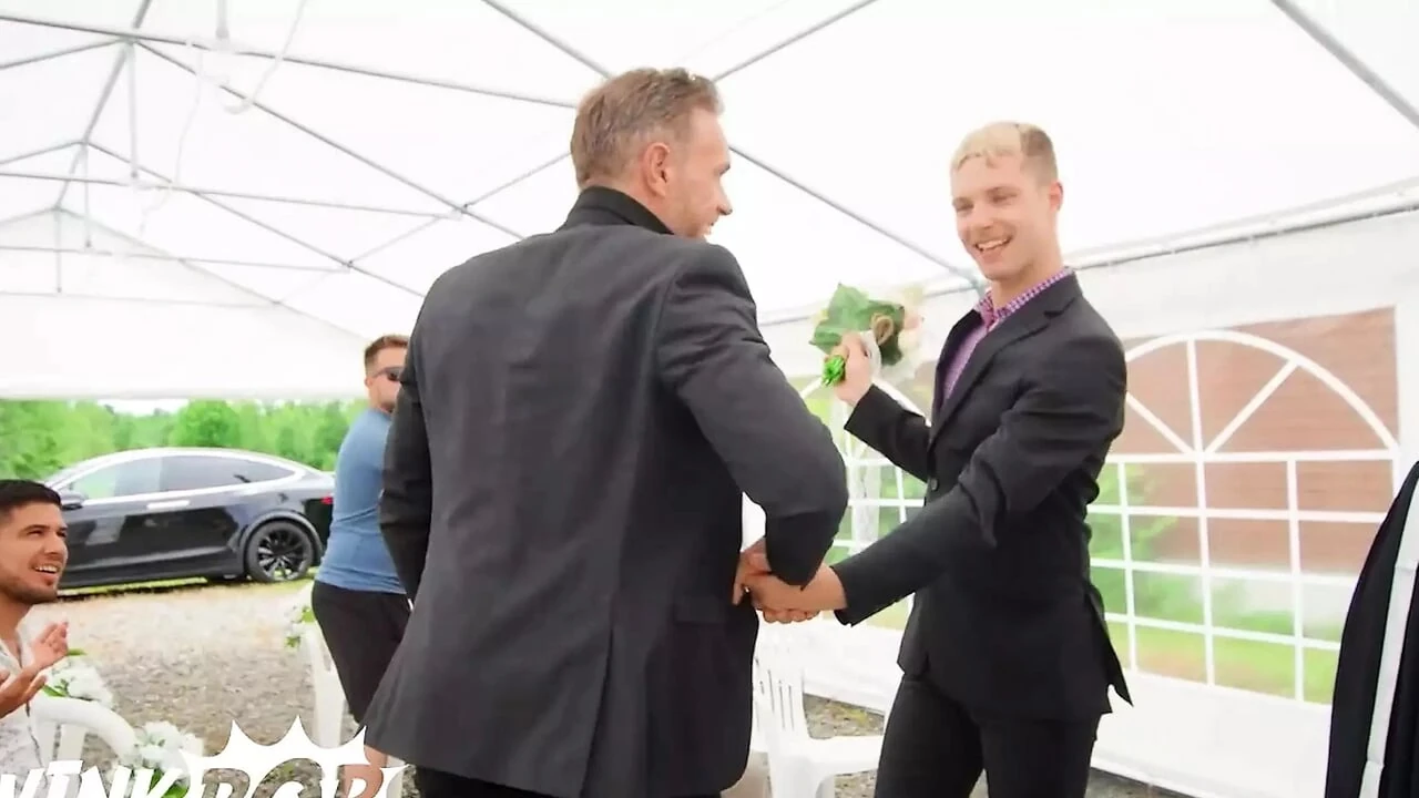 Alex Mecum, Malik Delgaty và Benjamin Blue nếm thử con cu của nhau và đụ mạnh - twinkpop