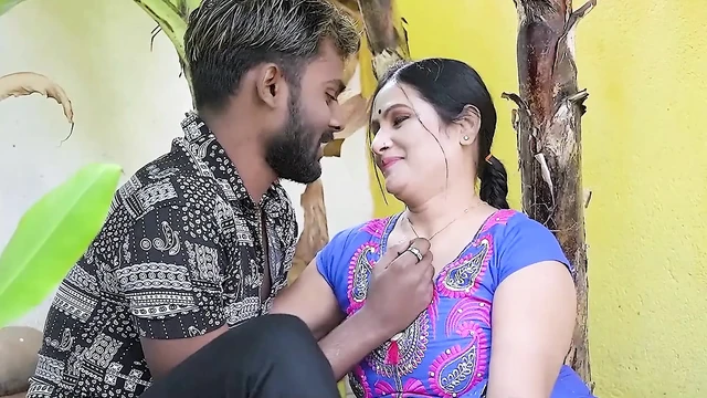 KıZ ARKADAŞ PARKTA