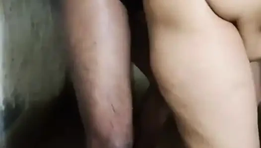 Banyo beni bhaya bhabi ateşli anlar yaratırken seks yapıyor