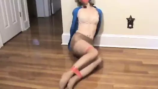 bağlı ve esnemeler içinde çorap