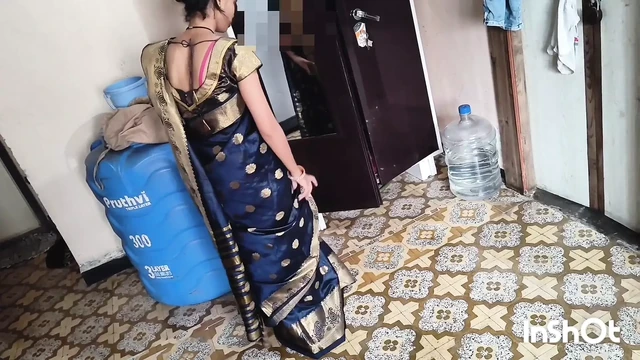 Я одна дома и мастурбирует. Часть 1.