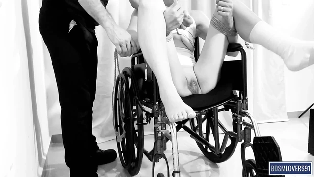 Тьма - Бондаж при инвалидной связи