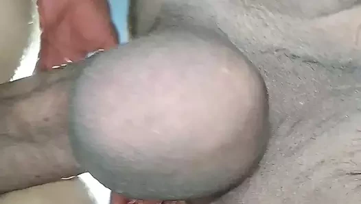 Göt deliğini emiyor, evli kadını sikilmeye hazırlıyor