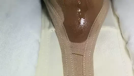 G-string köşebent sikme ve cum içeride