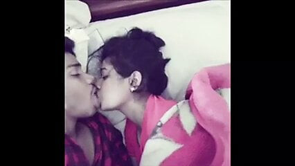 Liplock sıcak öpüşme desi gf vs bf