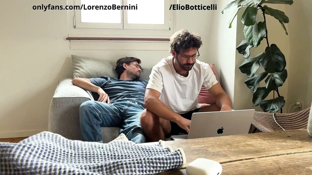 Hetero arkadaşımın karısı bizi otuzbir çekerken yakaladı