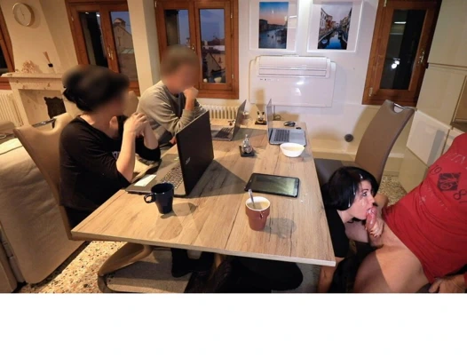 Stajyer horoz bir iş toplantısında şişmiş! -alexandra ıslak