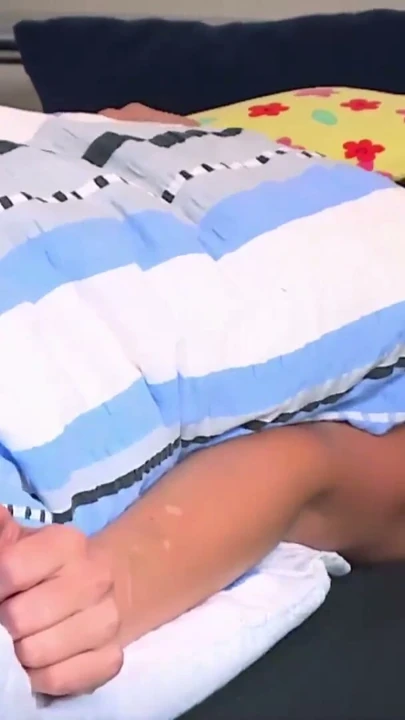 GUTEN MORGEN BLOWJOB | Klip 1
