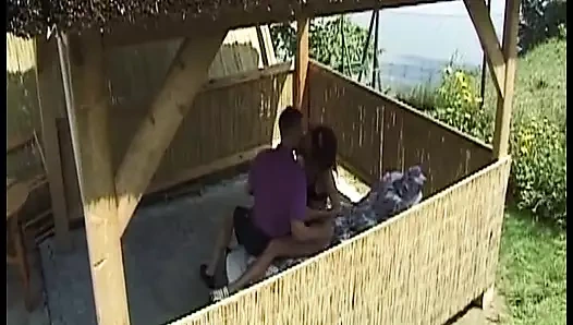 Almanya'dan büyük fahişe açık havada iki boşalmaya bayılıyor