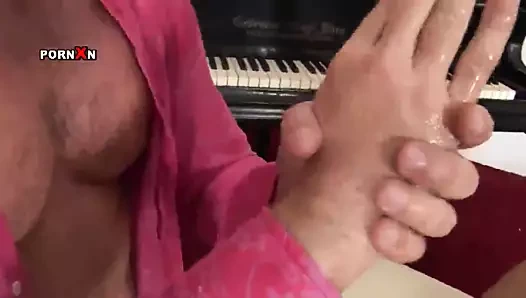 Anal sikme göt fisting ve yüz cumshot için alysa