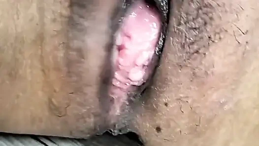 Asyalı Taylandlı evli kadın sıkı amcığını senin için açıyor