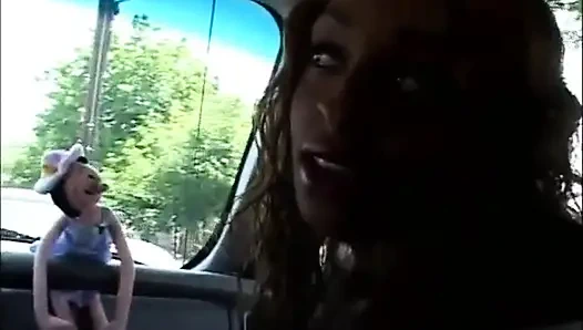 İri göğüslü çok seksi siyah amcık mutfakta sikişiyor