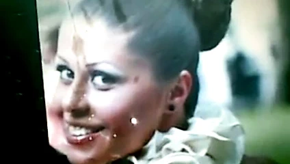 Nelitoo18'e boşalıyor