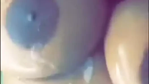 seksi abanoz kız tittyfucked içinde bir anda yoğun ilgi gören