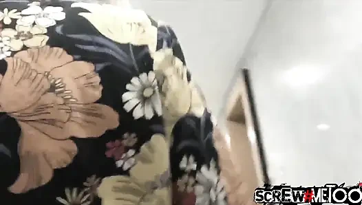 Favori Rus sikiş sürtüğü daha fazlası için boşalıyor