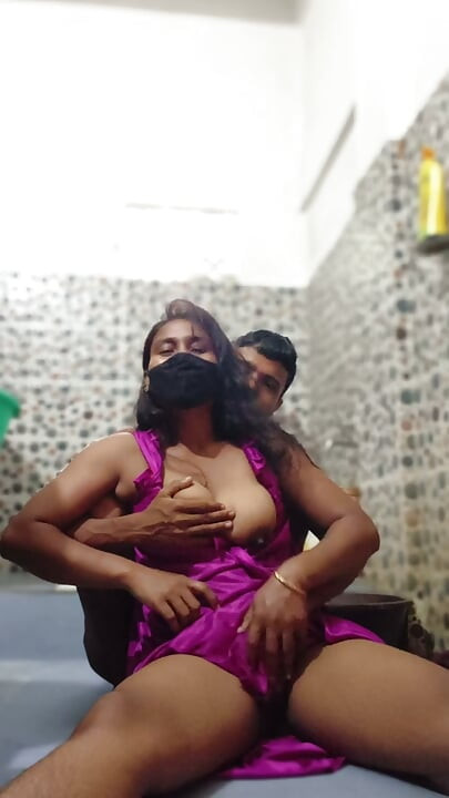 Hintli desi kız sabah duş videosu