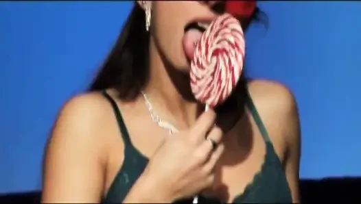 Ateşli hatun sert sikiliyor
