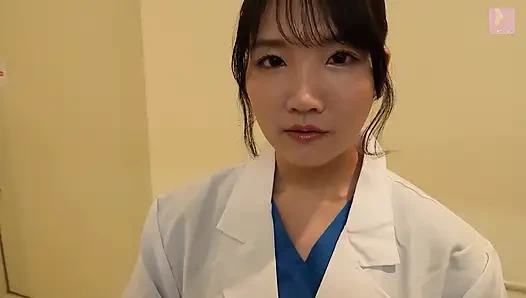 Doktor üvey kızım sapık üvey babamın sert yarağını her iki eliyle kocasından daha fazla hemşirelik yapmak istiyor!