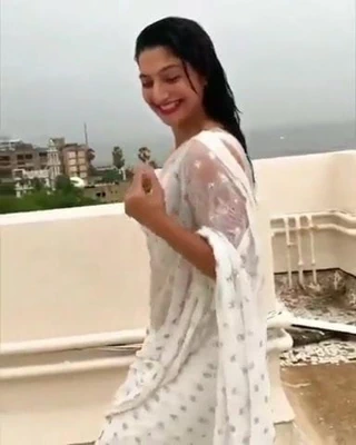 hintli kız dans videosu