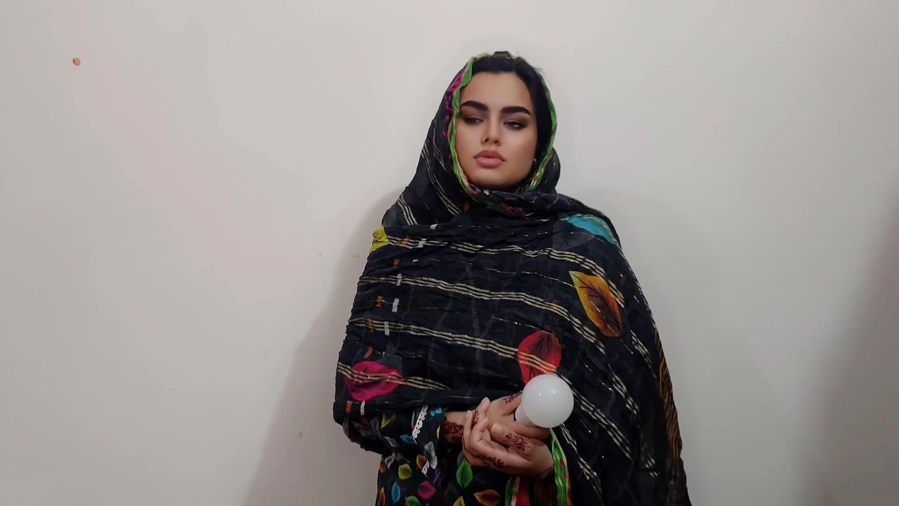 Dost ki maan ne bulb💡k Bahane Chut marwai-Hindi Audio