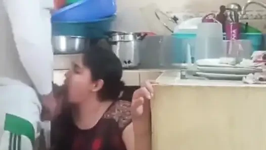 Beni mutfakta sik, karın her an gelebilir.