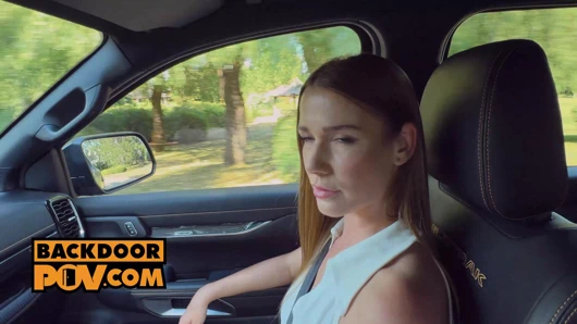 Sürüş eğitmenleriniz Alexis Crystal ve Sata Jones ile halka açık üçlü bakış açısı