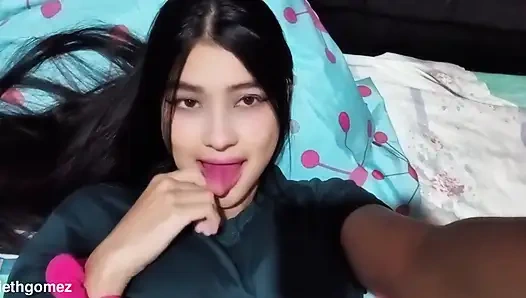 Kahretsin, bu oyuncak ne kadar lezzetli, yarağımı em