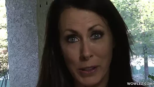 Adım anne reagan foxx kızının ponpon kız arkadaşını sikikleri