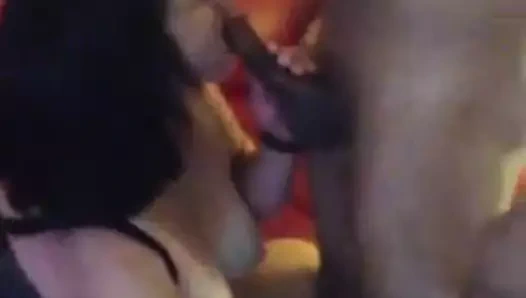 Sıcak milf eş ile bir genç bbc