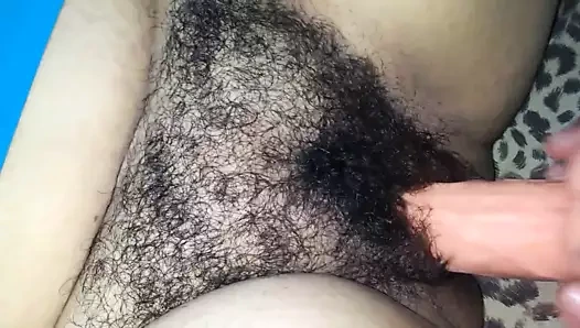 Minha esposa se divertindo com o brinquedo