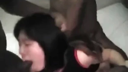 Aldatılan milf – Asyalı milf gangbanged