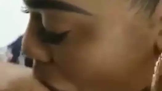 Bir yarağı böyle emiyor