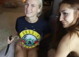 Lezbiyenler sevme ve yeme kedi kahrolası ile dildos