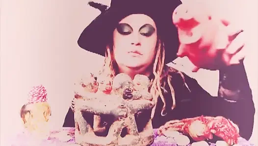 Yumuşak etini boğazıma atmadan önce domuz itirafı