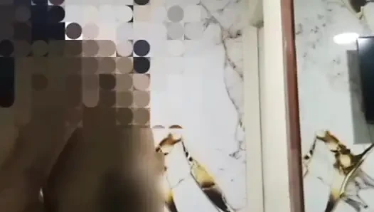 Eski sevgilimin en iyi arkadaşı beni ziyarete geldi ve ikinci bölümü çekiyoruz