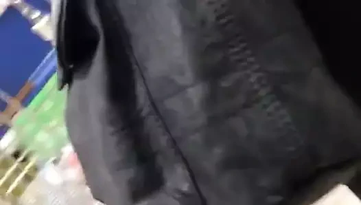 Parlak siyah opak taytlı sürtük Alman kadın