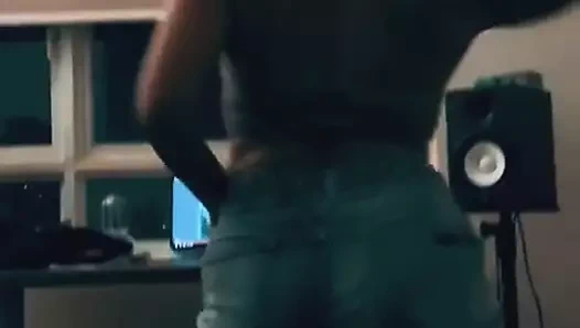 Awek malayca goyang bontot padu