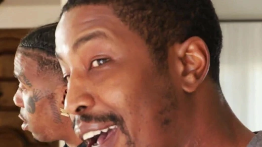 Ev sahibi havuz temizleyicisi kıza zarar verdi - eliza ibarra